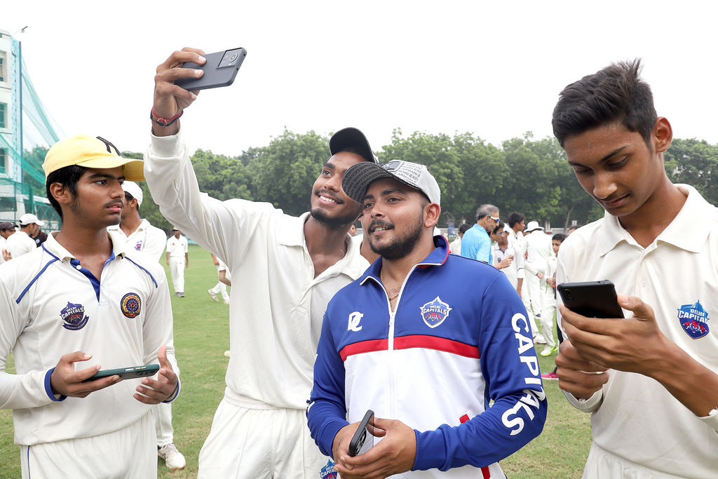 DC Academy Students Meet DC Players