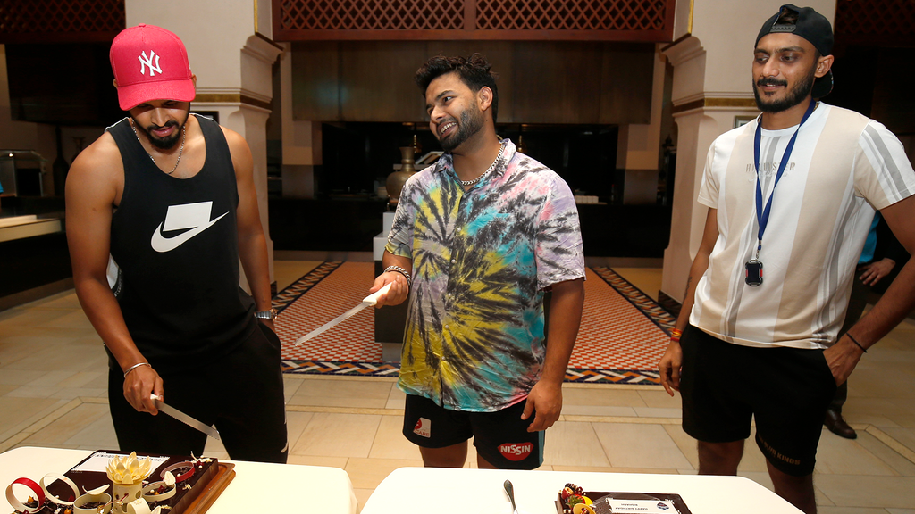 Rishabh Pant Birthday & Post Match Celebrations | #DCvKKR Rishabh Pant Birthday & Post Match Celebrations | #DCvKKR
