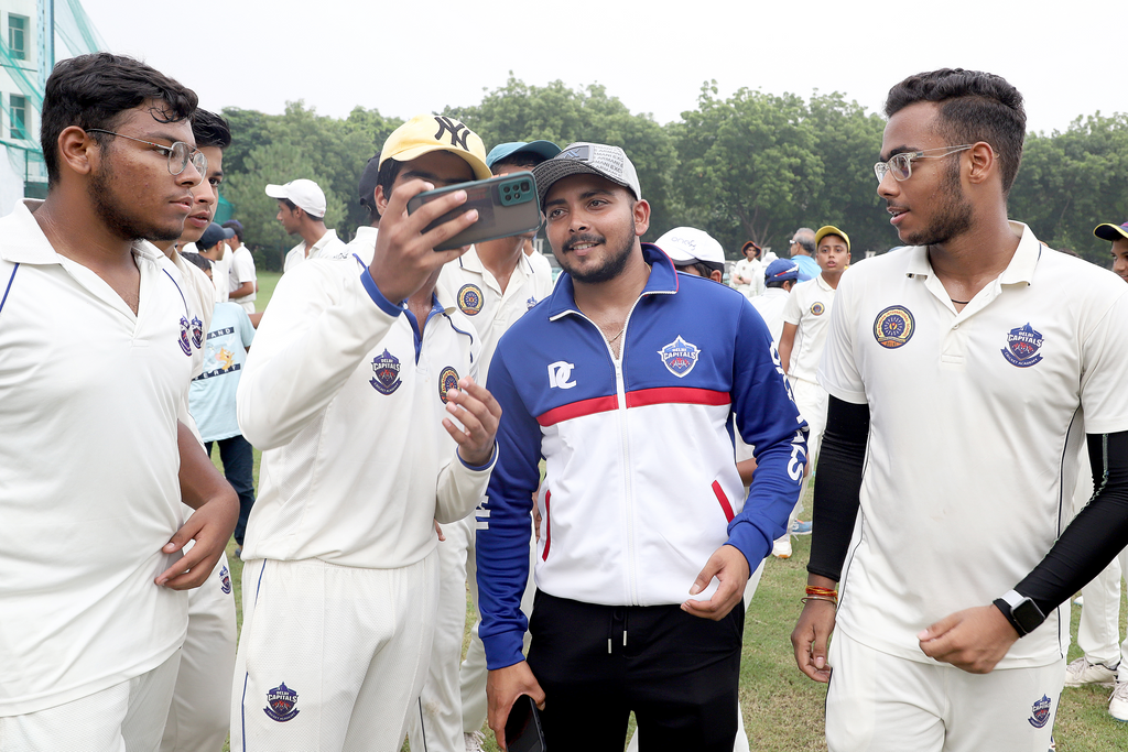 DC Academy Students Meet DC Players