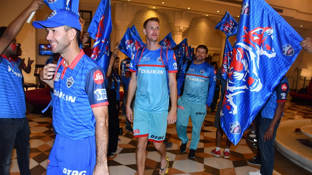 DC Toli gives royal welcome to our boys | #RRvDC