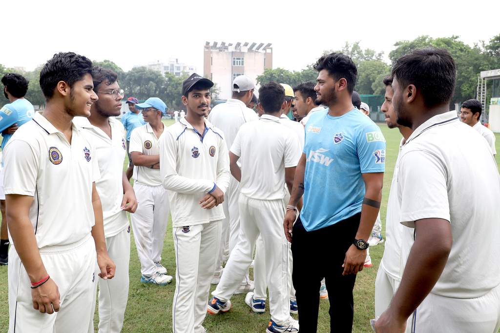 DC Academy Students Meet DC Players