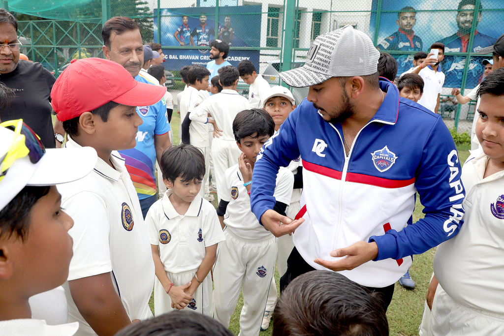 DC Academy Students Meet DC Players